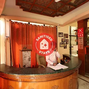 Oyo 26811 Moonlight Residency 3*, Gurgaon India
